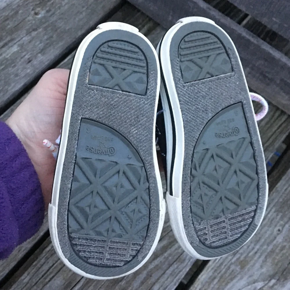 - Converse Sz 6 New Ruler Shoelace One-Star Toddler Sneakers! GUC!
